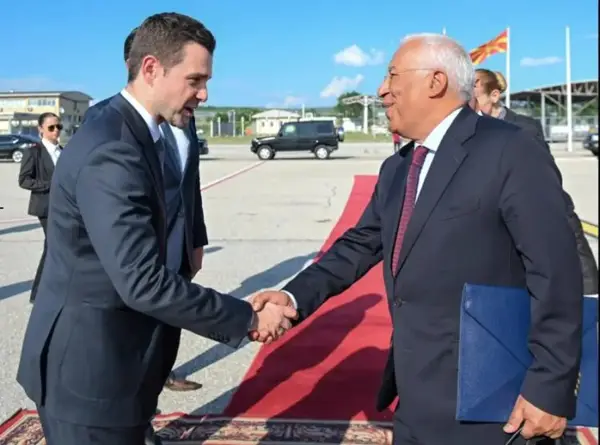 Мицкоски го пречека Кошта, по тет-а-тет средбата ќе има состанок на двете делегации и заедничка прес-конференција