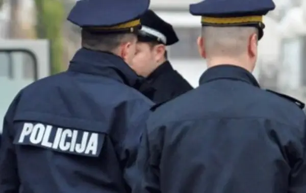 Полицијата забрани влез на 90 српски државјани во Црна Гора