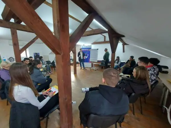 Младите како двигатели на промени: преку учење, менторство и социјално претприемништво до нови можности