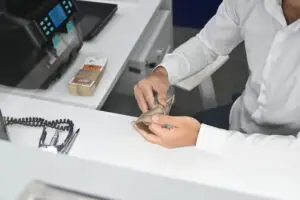 Oд 1 август нов бран поскапувања на банкарските услуги