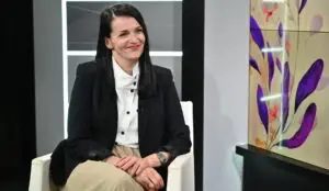 МАМАВИЗИЈА | Костадиновска-Стојчевска: Ќерка ми влезе во политика уште неродена, којзнае, можеби ќе тргне по моите стапки