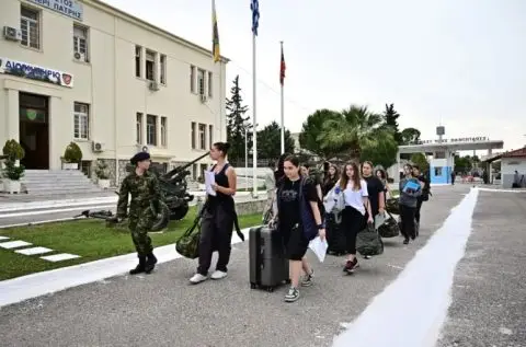 ПОЧНА ОБУКАТА: 72 девојки пријавени за доброволното служење воен рок за жени во Грција