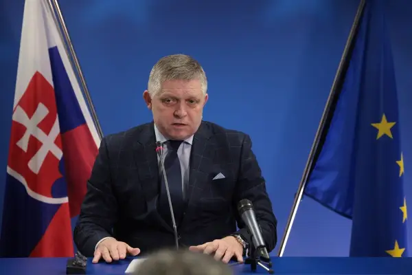 Фицо: Изјавата на Маѓар дека Унгарија граничи со самата себе само ја зголемува напнатоста