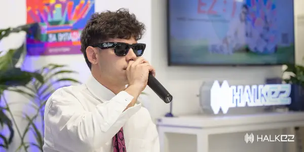 На музиката ѝ е место и меѓу банкарските шалтери - Young Dadi со ексклузивен popup настап за клиентите на Халкбанк