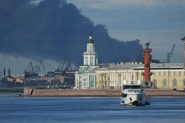 Жителите на Санкт Петербург се повикани да ги напуштат своите домови по украинските напади