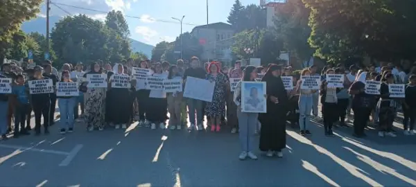 ДА СЕ ОХРАБРАТ ЖЕНИТЕ ДА ГО ПРИЈАВУВААТ СЕМЕЈНОТО НАСИЛСТВО, ПОРАКА ОД СОБИРОТ ПРОТИВ ФЕМИЦИД ВО БИТОЛА