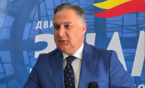 Мемов: Кој ја говори вистината – Пендаровски или Ковачевски?