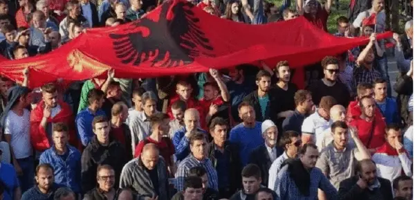 Европската Унија ја предупреди Албанија: Спорниот туристички проект може да го загрози патот кон членството