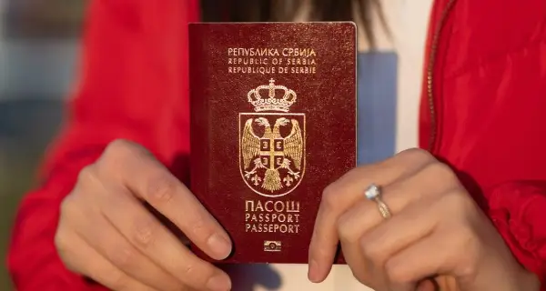 ЕК: Зголемениот број руски државјани со српско државјанство претставува потенцијален безбедносен ризик за ЕУ