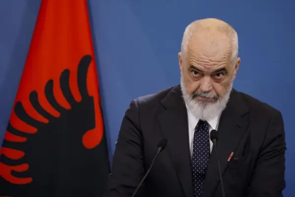 Рама остро ги критикуваше демонстрантите и им порача дека  проектот во Зврнец ќе се гради по секоја цена