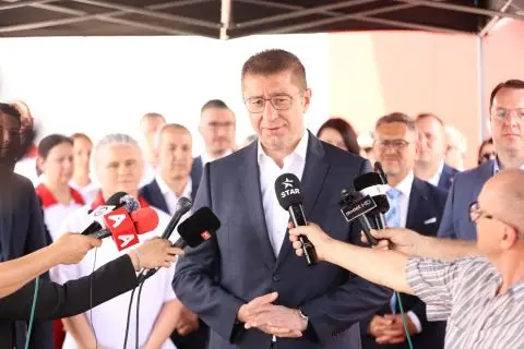 Мислеа дека ако потпишат бел лист хартија сите проблеми ќе исчезнат: Мицкоски обвини дека претходните политички елити направиле огромна штета