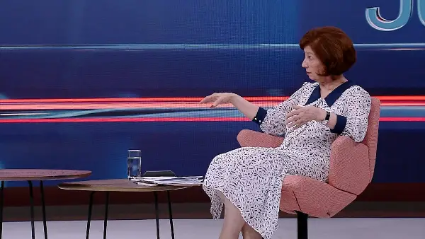 Сиљановска-Давкова: Го поздравувам нон-пејперот на Мерц и Макрон, но кога ќе видиме „пејпер“ тогаш ќе можам да кажам за што се работи