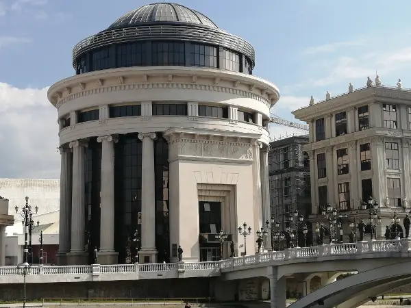 Притвор за скопјанец – се заканувал со нож кон сопругата и нејзината мајка