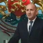 Радев: Бугарија запира со испорака на оружје за Украина