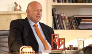 Азески избран за в.д. претседател на Коморскиот инвестициски форум