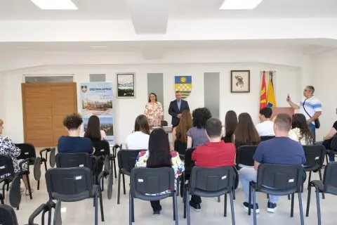Општина Карпош ги награди првенците на генерација