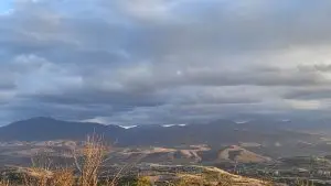Променливо облачно и топло и денес, утре дожд и ветер