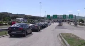 Грција со мерки за намалување на гужвата на границата со Македонија