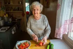 Нашите баби во салатата од домати и краставици додаваа тајна состојка — со неа вкусот е неспоредливо подобар