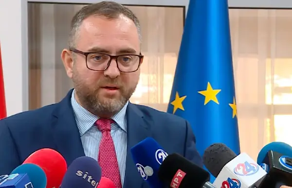 ТОШКОВСКИ: Остра осуда за палењето возила пред бугарската Амбасада, за мотивите не можам да дадам повеќе информации
