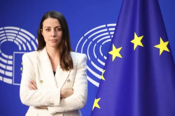ШТО Е ОВА, ЕВРОПСКИ ПАРЛАМЕНТ ИЛИ ИСТОРИСКА АКАДЕМИЈА? Македонија не е крива за нечии фрустрации за идентитетот