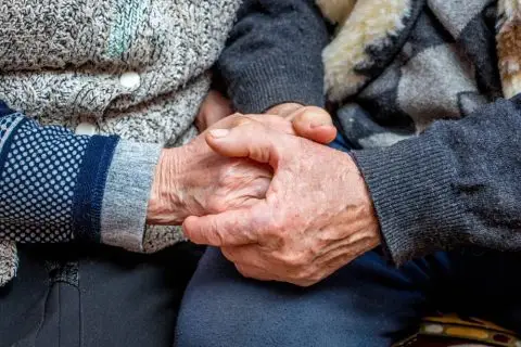 Мажите во Македонија во просек умираат на 72,2, а жените на 76,6 години