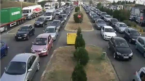 Не одете на море во Грција без ова: Едно парче хартија и мал предмет во багажникот можат да ви го уништат одморот