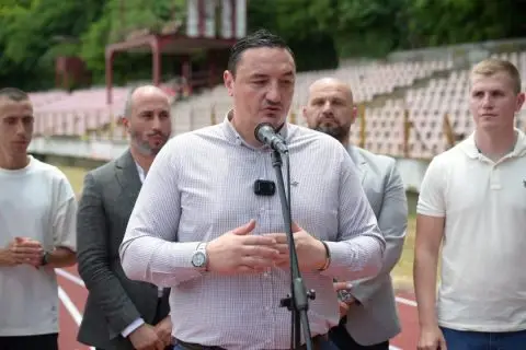 Пуштена во употреба реконструираната атлетска патека во Велес