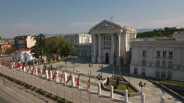 Почнаа разговорите за најавената реконструкција на Владата, денеска и утре средби со ЗНАМ и Вреди