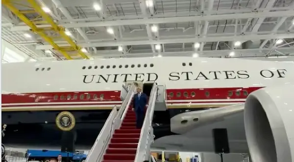 (Видео) Трамп го претстави новиот претседателски авион вреден 400 милиони долари