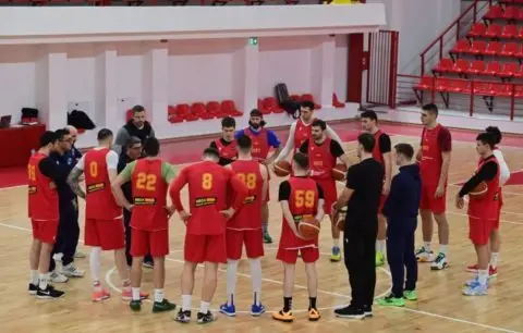 Македонските кошаркари во Самоков против Бугарија