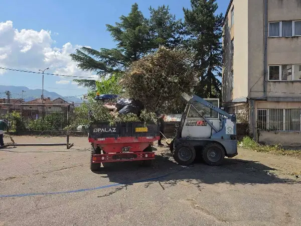 Комуналец – Прилеп и „Мој Прилеп“ со успешна акција: Исчистен дворот на „Орде Чопела“