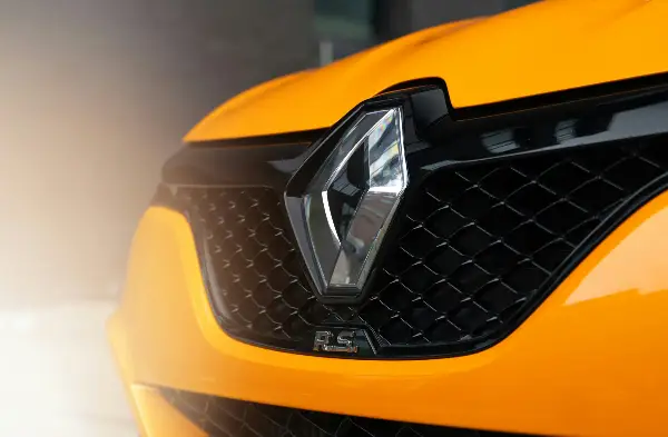 Нов изглед и поголем досег: Renault го претстави обновениот Megane E-Tech