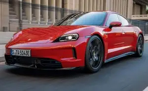 Porsche Taycan добива симулирани брзини