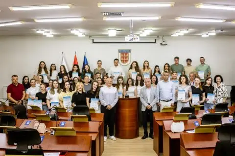 40 студенти од УКЛО на летна пракса во општина Битола и јавните претпријатија