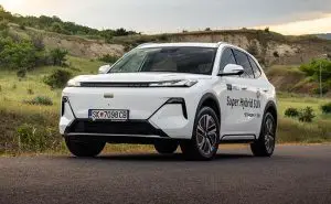 ТЕСТ: Geely Starray EM-i Max – Секојдневен супер-хибрид