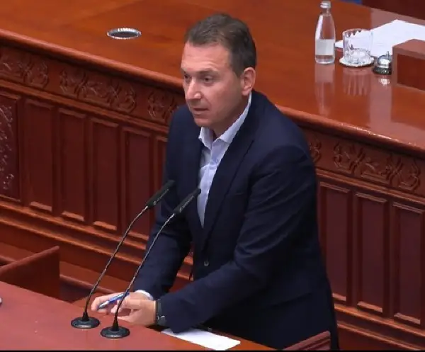 Талески до Тошковски: Пустош направивте, дајте си оставка и ослободете го МВР од скандали