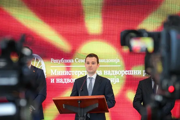 МУЦУНСКИ: Побарано е објаснување од властите во Софија за објавувањето на нотата за сопругата и синот на премиерот Мицкоски