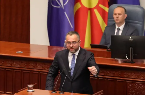 Доверба му изгласаа 58 пратеници, за смена се изјаснија 19 – Тошковски ја „преживеа“ и третата интерпелација во собранието