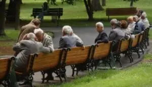 Фондот на ПИОМ уверува дека не се доведени во прашање ниту пензиите, ниту здравственото осигурување