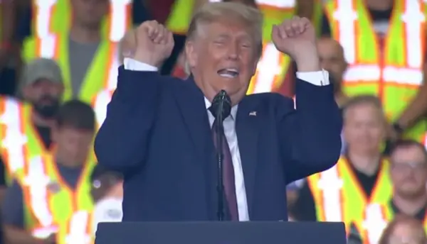 📽️ БЕШЕ ЛОШ МАШКИ КРЕВАЧ НА ТЕГОВИ, А СЕГА ПОБЕДУВА КАЈ ЖЕНИТЕ Трамп со саркастични забелешки за трансродовите спортисти