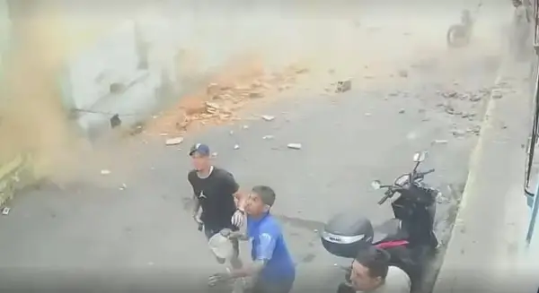 Моменти на ужасот во Венецуела: Бројот на жртви нагло се зголеми- УСГС предвидува 10.000 загинати (ВИДЕО)