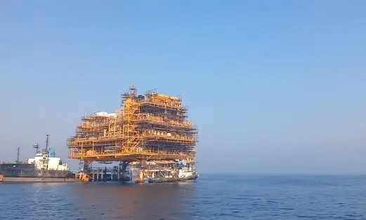 И покрај санкциите, Иран инсталираше огромна нафтена платформа во Персискиот Залив