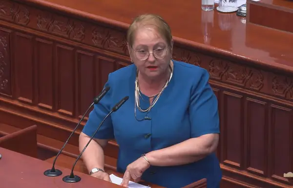 ЈАНЕВСКА: Ќе ја оптимизираме училишната мрежа без наставници да бидат отпуштани од работа