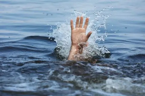 Најмалку 55 лица се удавија во Франција обидувајќи се да се разладат од екстремните горештини