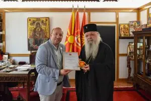 Претседателот на Македонско друштво “Илинден”-Тирана, Никола Ѓурѓај оствари средба со Архиепископот Охридски и Македонски  г.г.Стефан