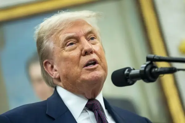 Трамп: Американски авиони нападнаа складишта за ракети во Киев