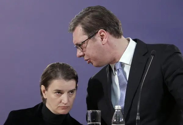 Ако поднесе оставка како што со денови најавува, Вучиќ ќе го менува Ана Брнабиќ
