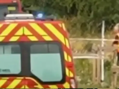Трагедија во Франција: Се урна авион на школа за падобранство, сите загинаа