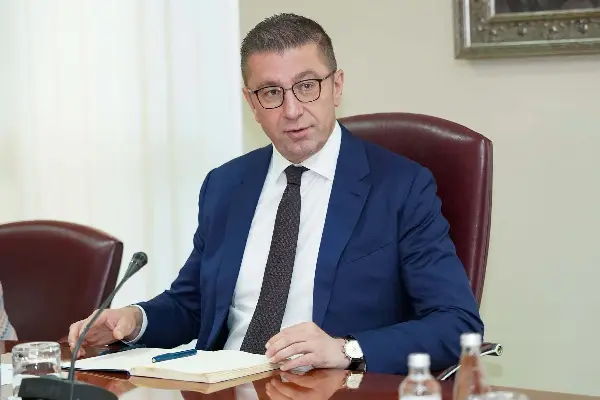 ФИЛИПЧЕ МОЛЧИ ЗА ДА НЕ ГИ НАРУШИ ЛИЧНИТЕ РЕЛАЦИИ СО БУГАРИЈА Опозицијата уште не го осуди скандалот со дипломатската нота, вели ВМРО-ДПМНЕ